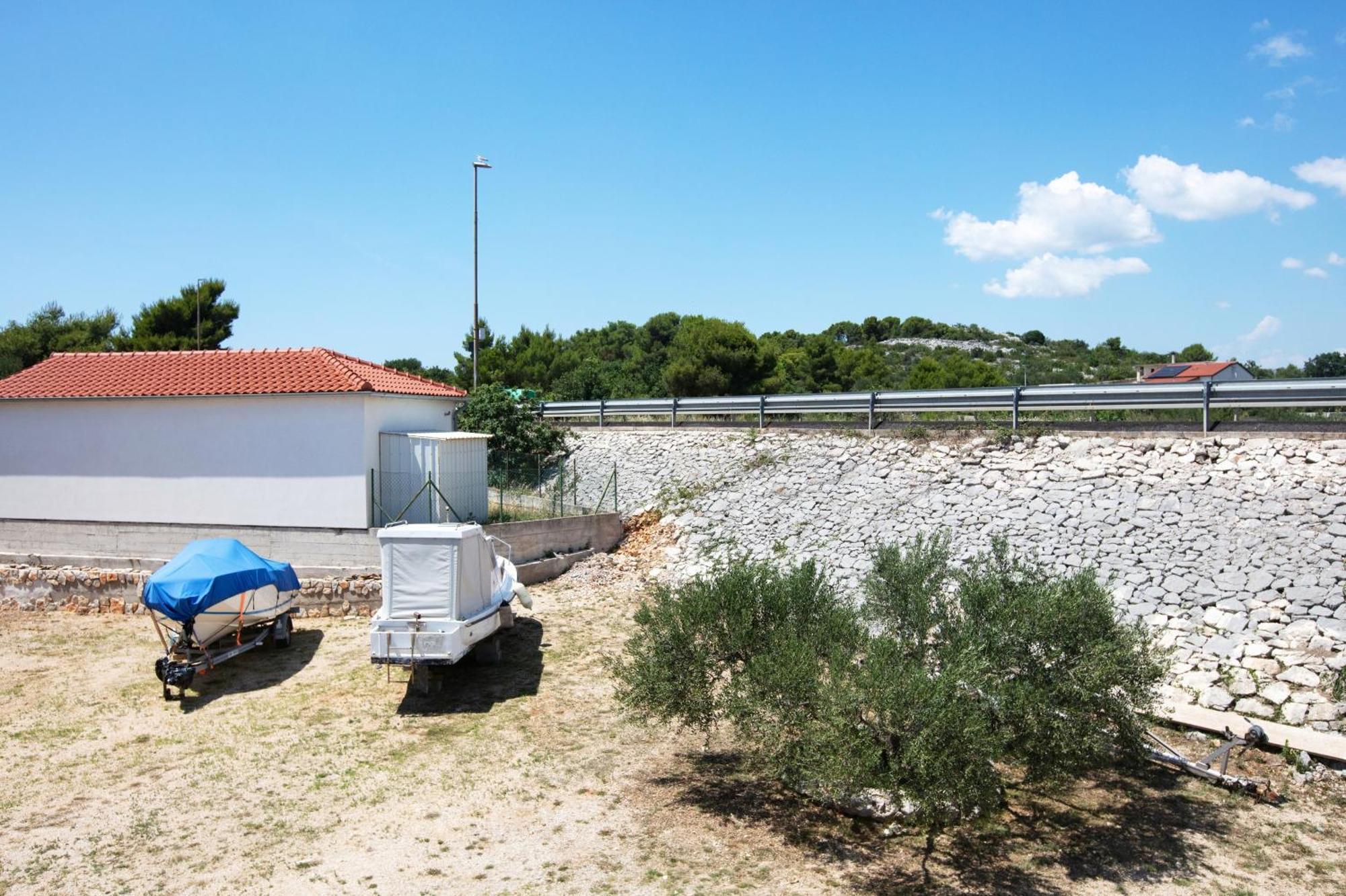 With A Parking Space Pirovac, Sibenik - 13263 Apartment Pirovac